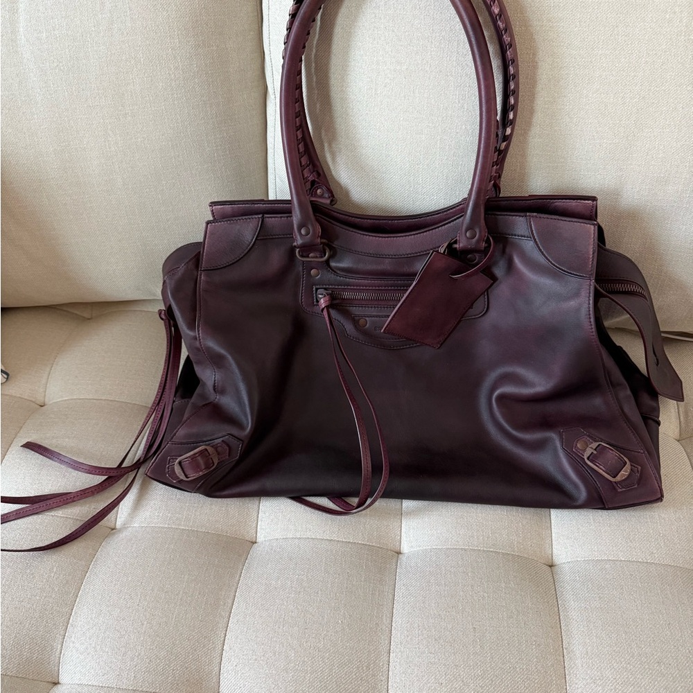 Elegant Burgundy Leather Tote Bag